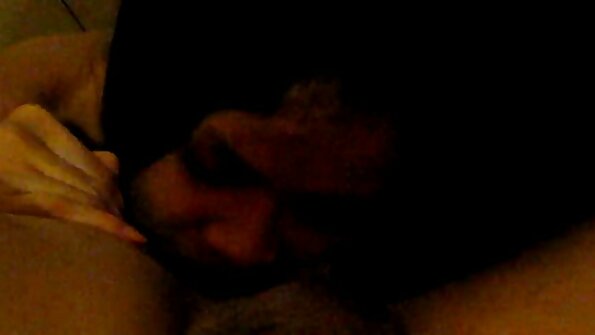 बेला Xoxo चोखणे आणि तिच्या मालिश करणारा